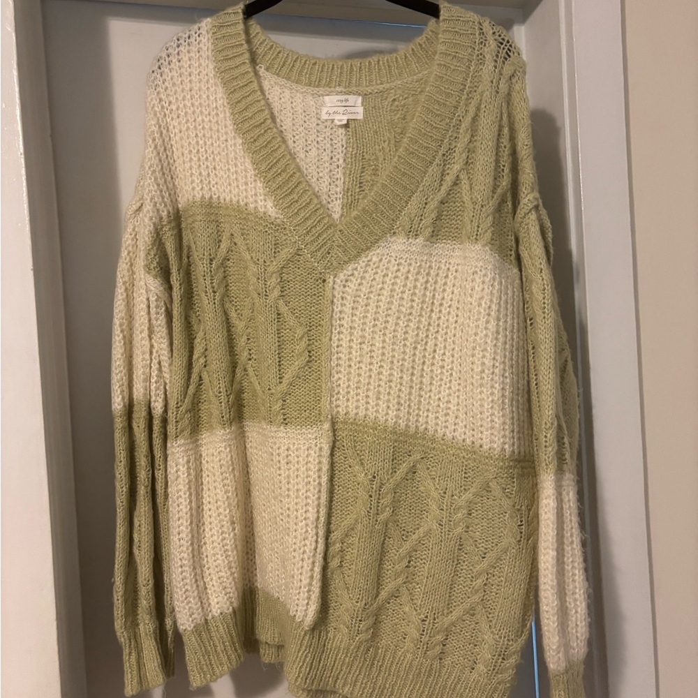 V-Neck Sweater in Green and Cream